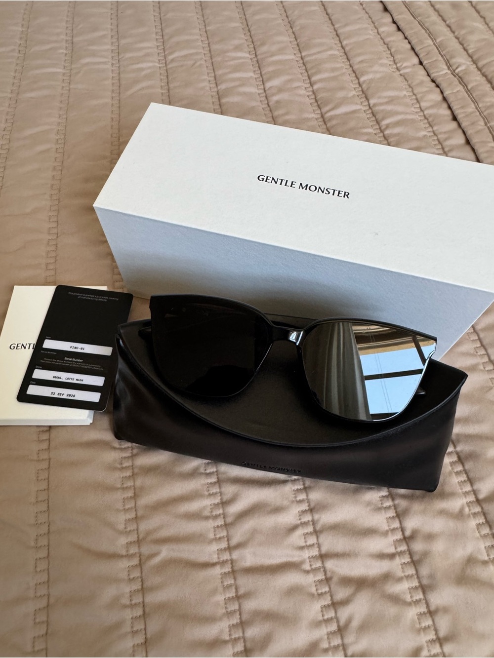 Gentle Monster Pino 01 sunglasses black with case like new